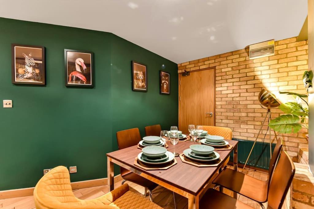 Spacious 2 Bed Urban Jungle Flat, Central 伦敦 外观 照片