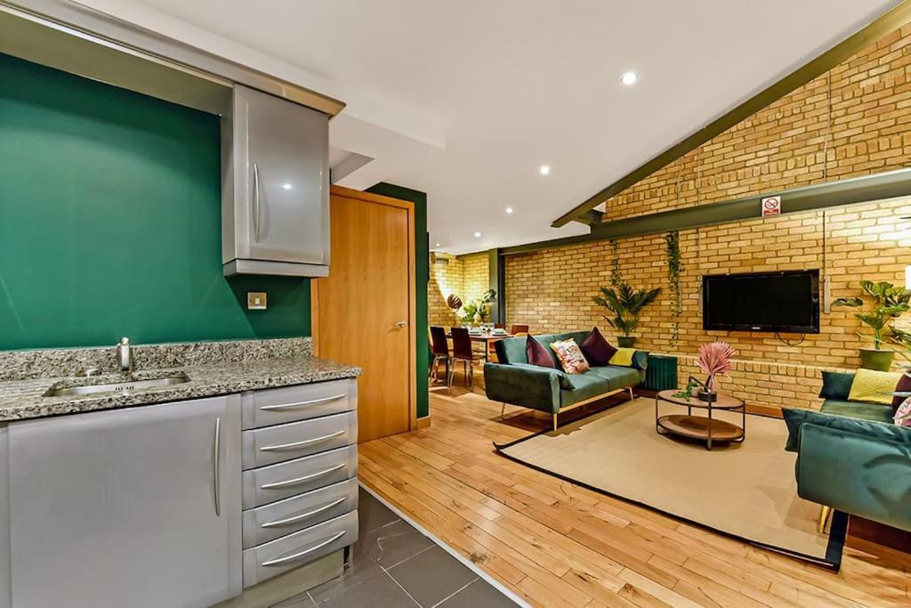Spacious 2 Bed Urban Jungle Flat, Central 伦敦 外观 照片
