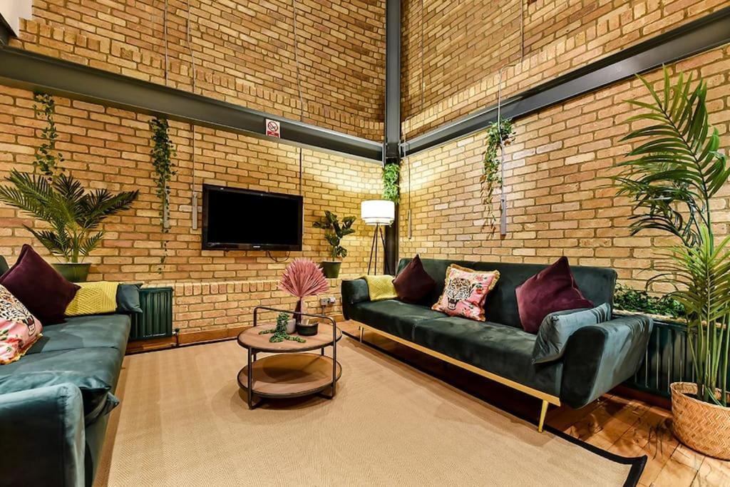 Spacious 2 Bed Urban Jungle Flat, Central 伦敦 外观 照片