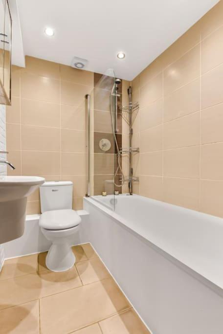 Spacious 2 Bed Urban Jungle Flat, Central 伦敦 外观 照片