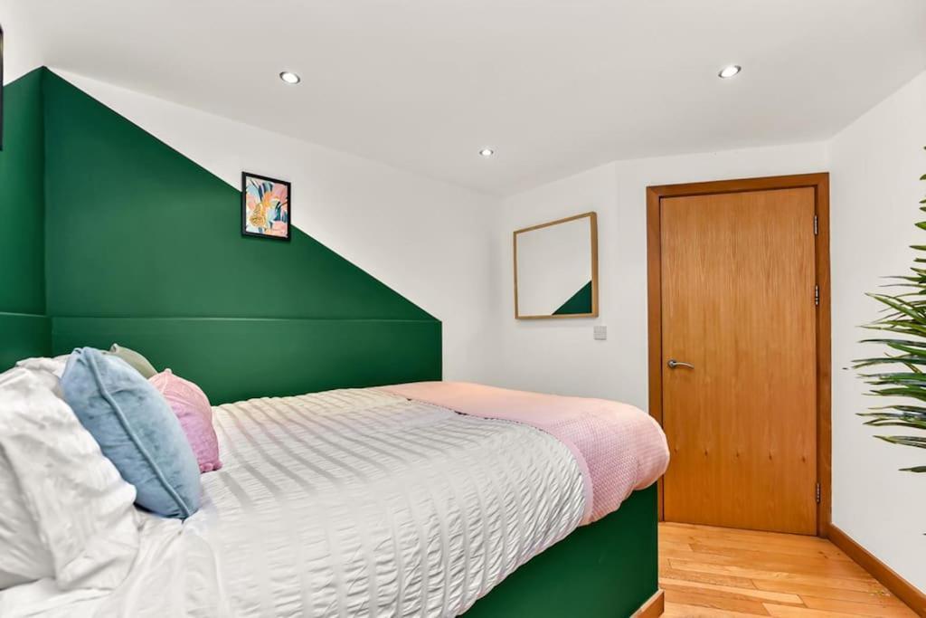 Spacious 2 Bed Urban Jungle Flat, Central 伦敦 外观 照片